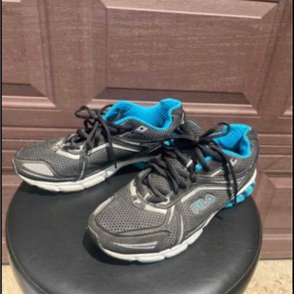 Size 9 fils running shoes - Picture 2 of 5